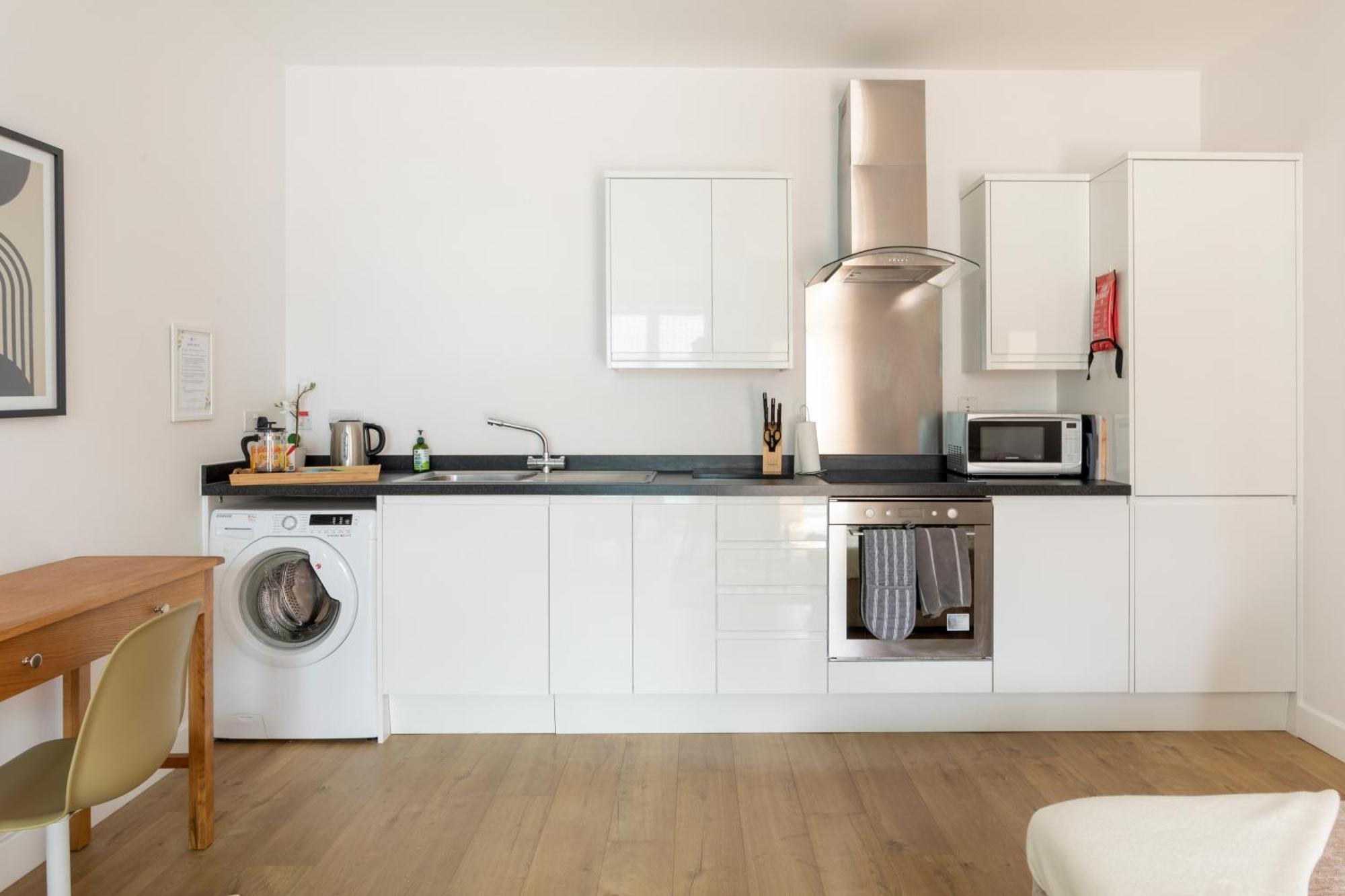 1 Bed Apartment - Redhill Central, Surrey, Gatwick #2 외부 사진