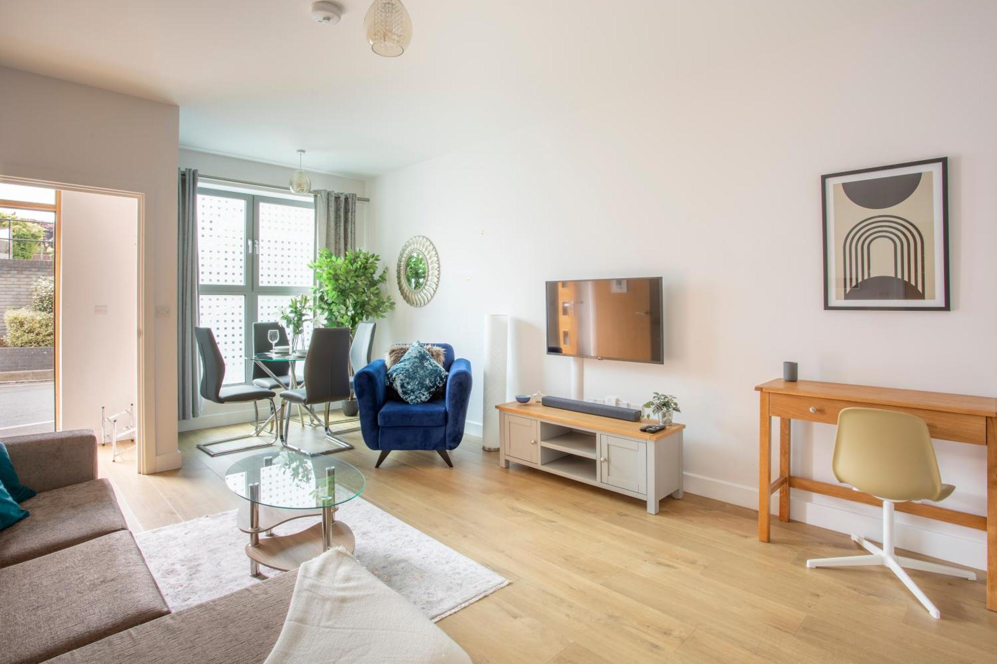 1 Bed Apartment - Redhill Central, Surrey, Gatwick #2 외부 사진